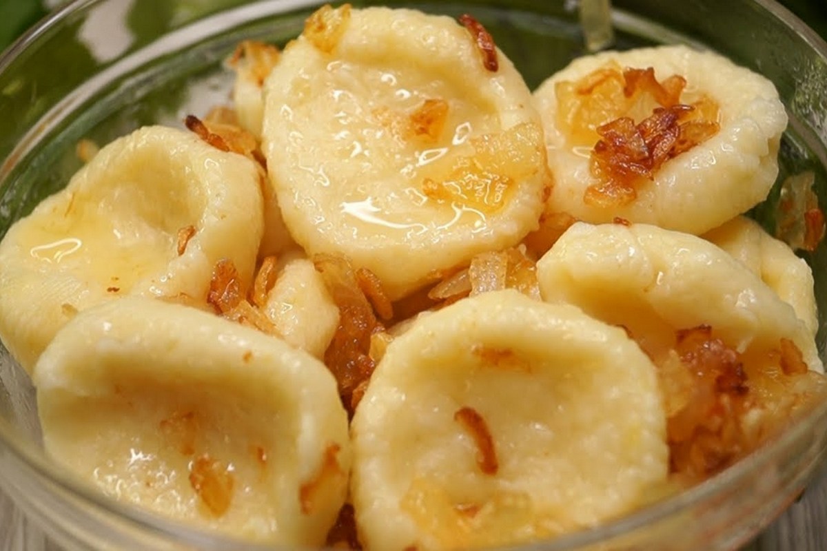 Ліниві вареники з картоплею – смачна та ситна страва	