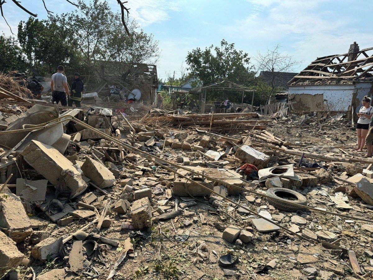 Моторошні фото: масований удар «Градами» по Білозерці на Херсонщині - є загиблі і поранені, побито понад 60 будинків