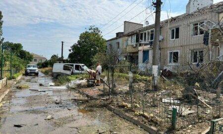 Моторошні фото: масований удар «Градами» по Білозерці на Херсонщині - є загиблі і поранені, побито понад 60 будинків