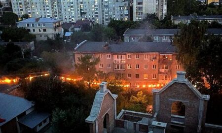 «Такого ще не було»: Львів під атакою блискавок - виникли пожежі, влучило в енергооб’єкти (фото, відео)