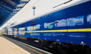 Наслідки обстрілу залізничної інфраструктури: в Україні затримуються потяги