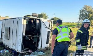 Перекинувся автобус з дітьми, є загиблі – жахлива ДТП на Хмельниччині