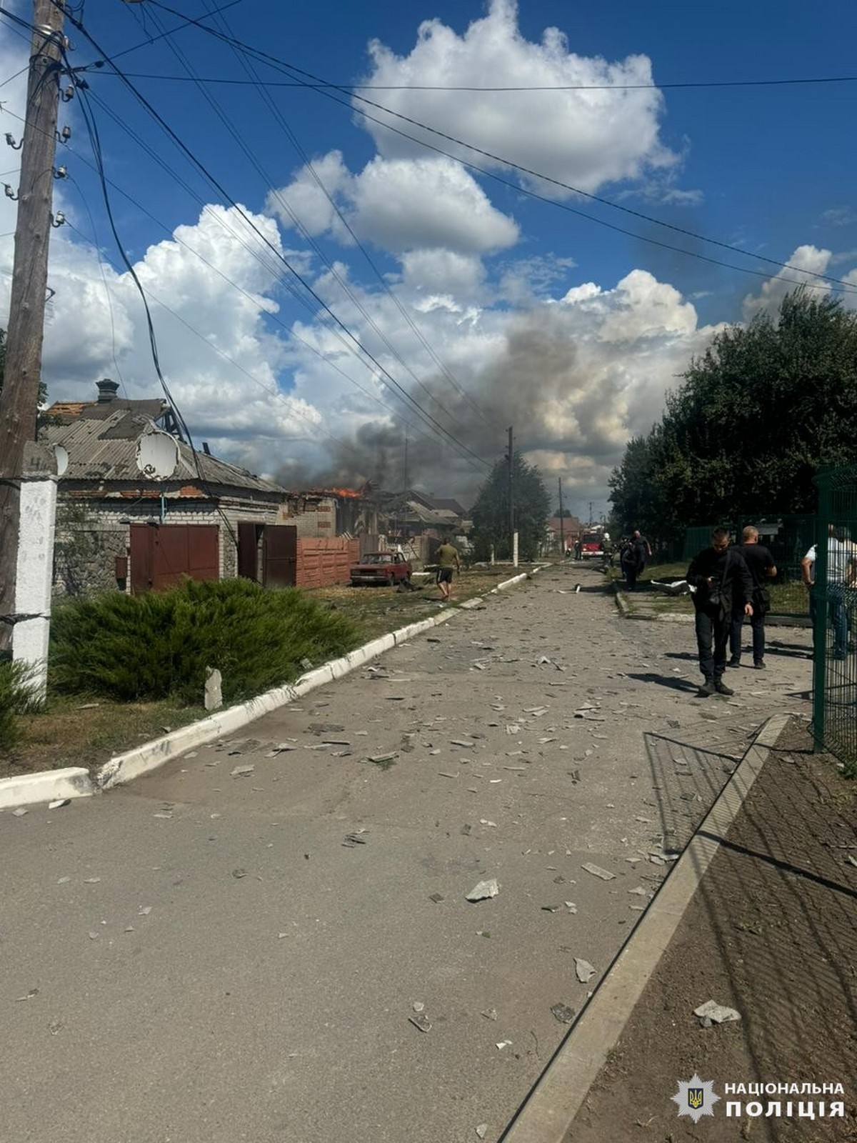 Окупанти скинули дві бомби на Золочів: фото