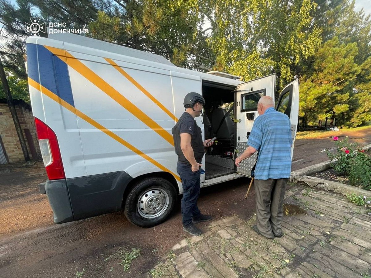 Триває евакуація з Донеччини: як мешканцям безкоштовно виїхати до Рівненщини