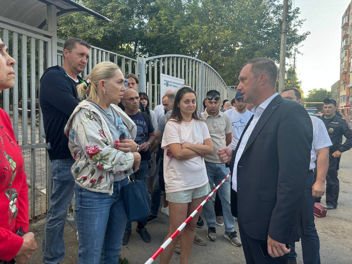 Відео моменту влучання у найвищу будівлю Поволжя: дрони намагалися атакувати «Энгельс 2»