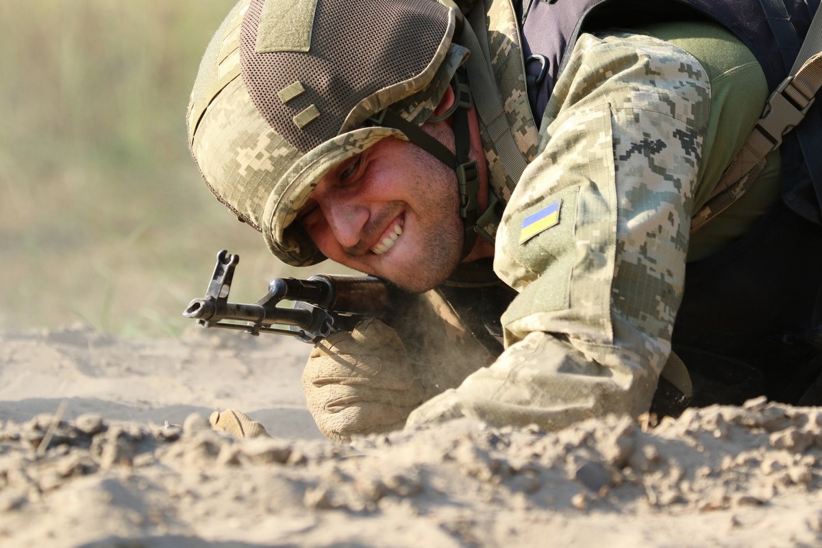 12 вересня на фронті: збили літак, кількість атак суттєво знизилася