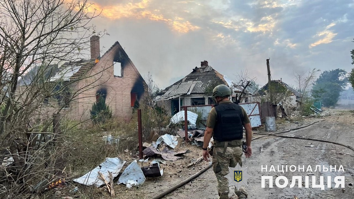 На Донеччині загиблі, поранені і руйнування: фото