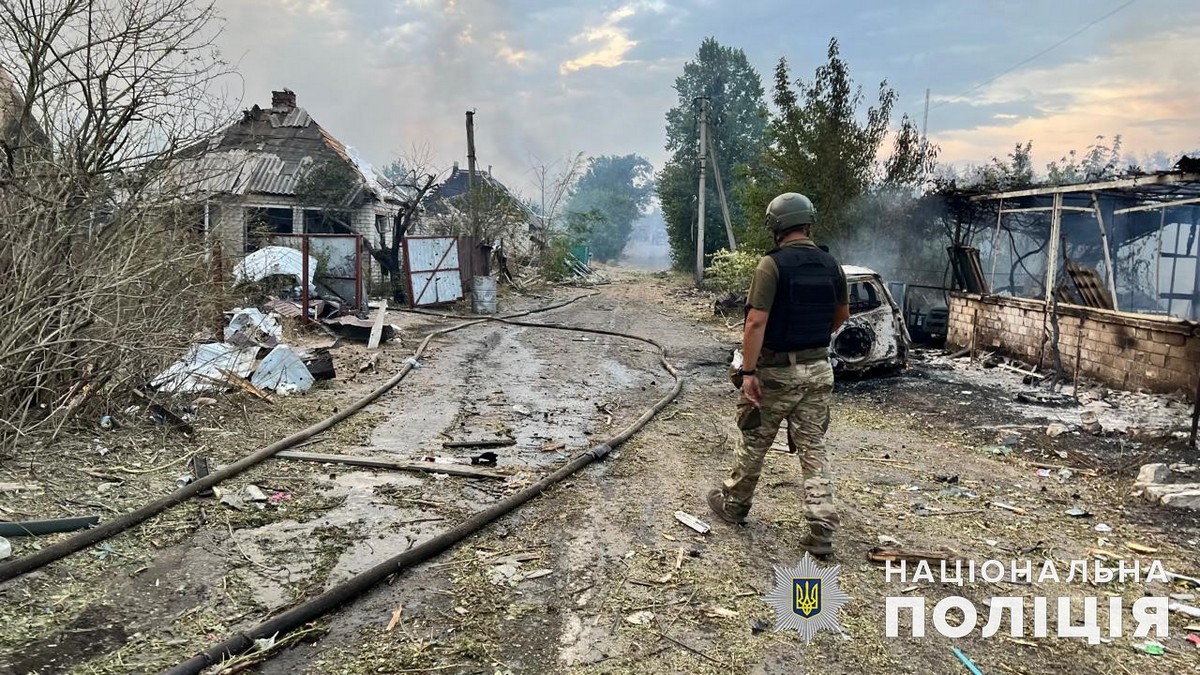 На Донеччині загиблі, поранені і руйнування: фото