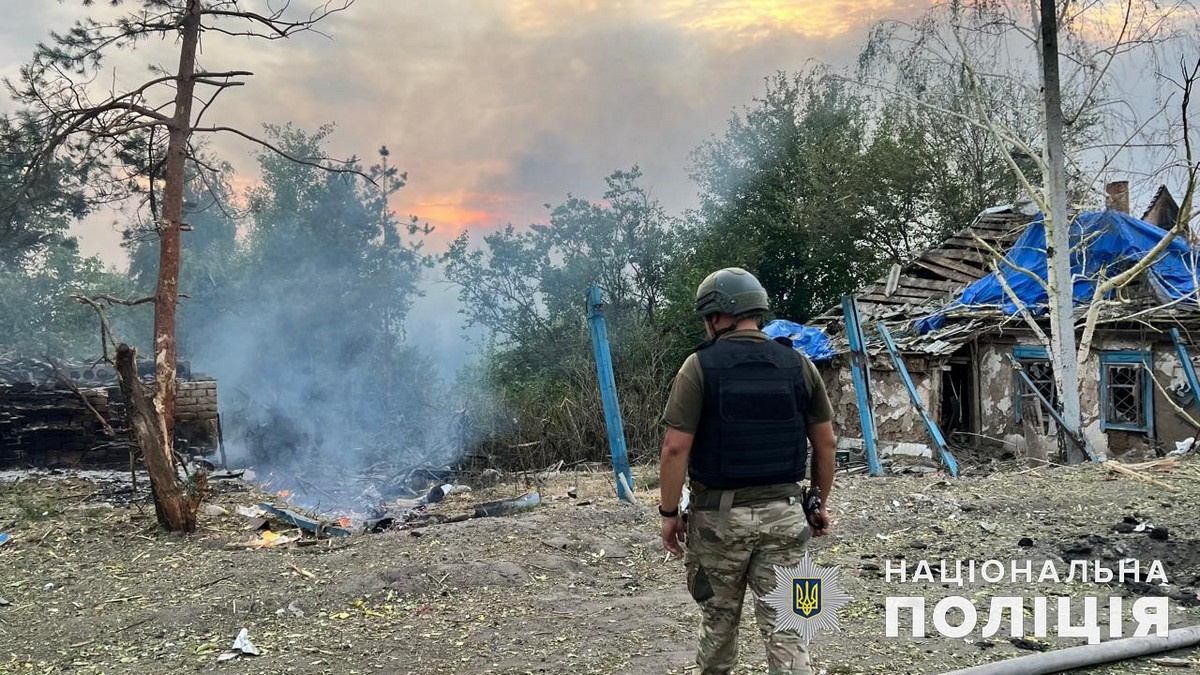 На Донеччині загиблі, поранені і руйнування: фото