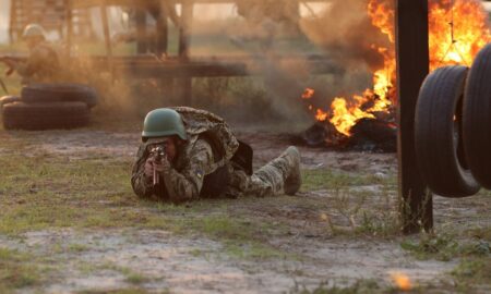 19 вересня на фронті: ситуація складна, ворог безупинно атакує, рівняє з землею Курщину