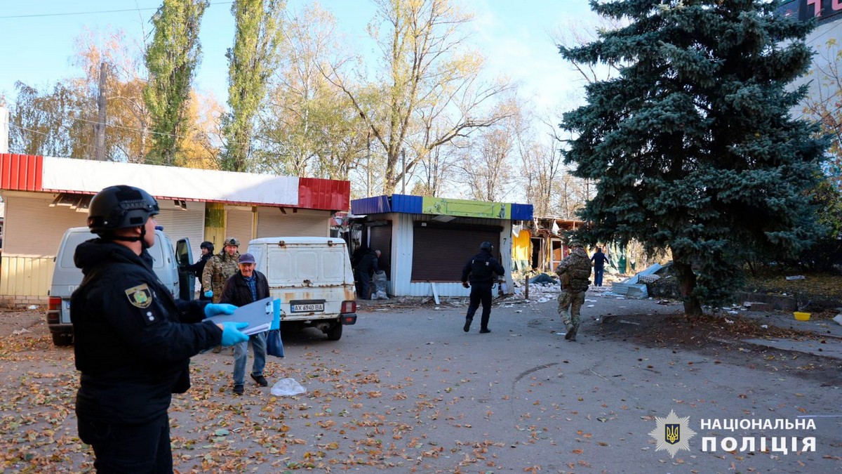 Окупанти скинули бомбу на ринок у Куп’янську: фото