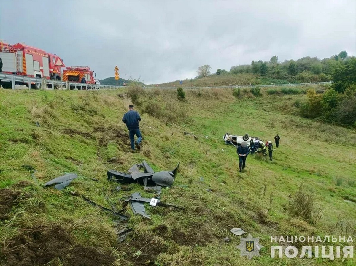 В ДТП загинув народний артист України Богдан Сташків. Смертельна аварія сталася сьогодні, 7 жовтня, на Закарпатті. У машині з актором була його дружина і ще один пасажир, який теж загинув.