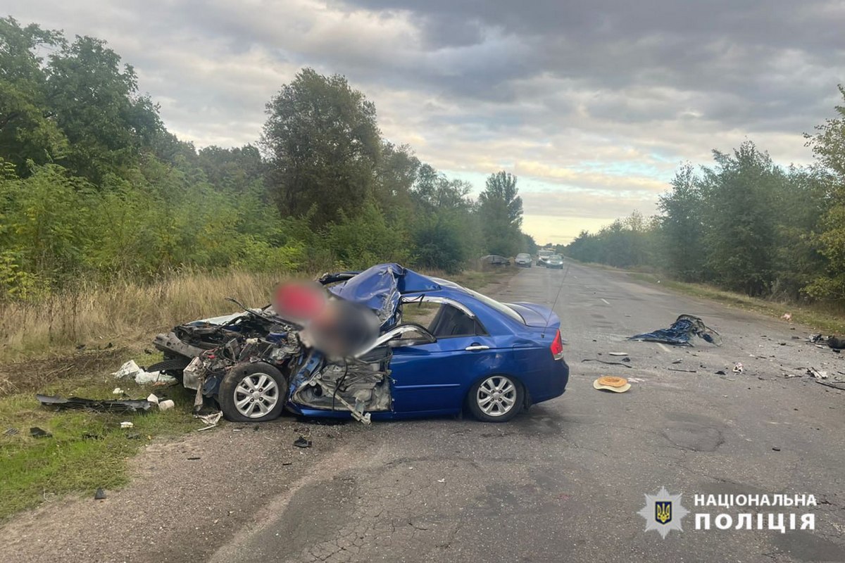 Смертельна ДТП на Черкащині – легкове авто влетіло у вантажівку