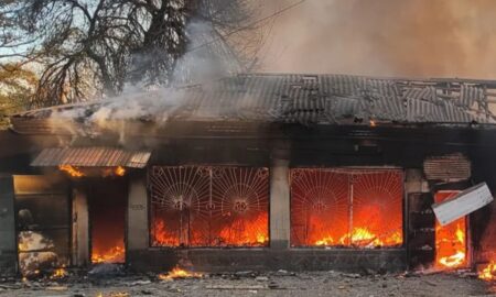 П’ятеро людей загинули на Донеччині: ворог вдарив по приміщенню пошти (фото)