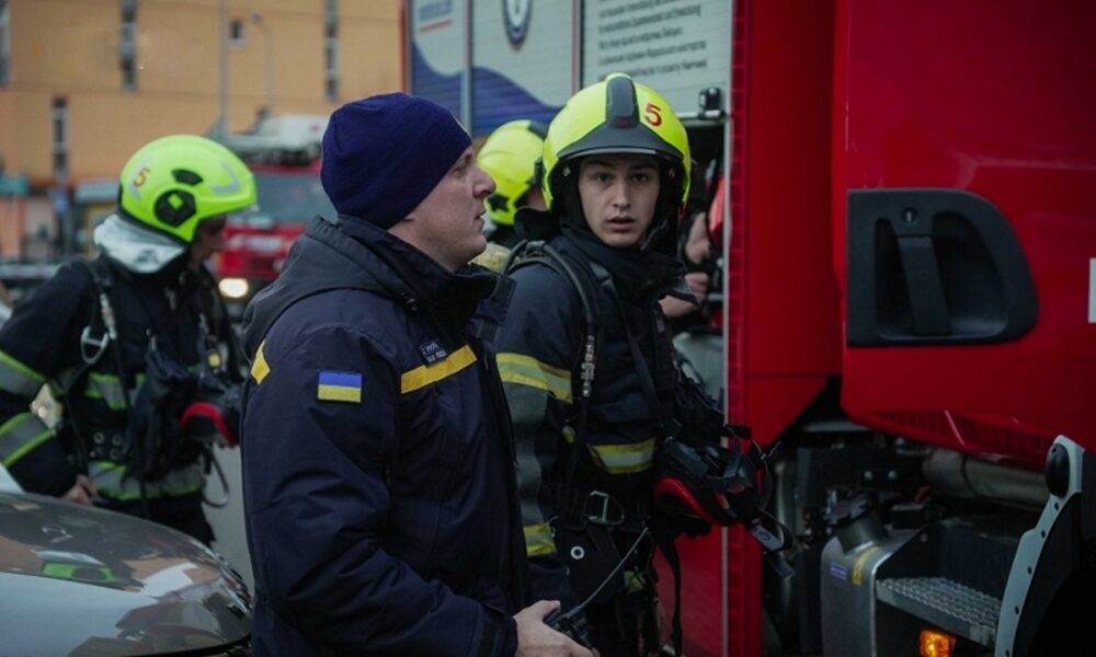 Пожежа у багатоповерхівці Києва 20 листопада – серед постраждалих дитина (фото, відео)