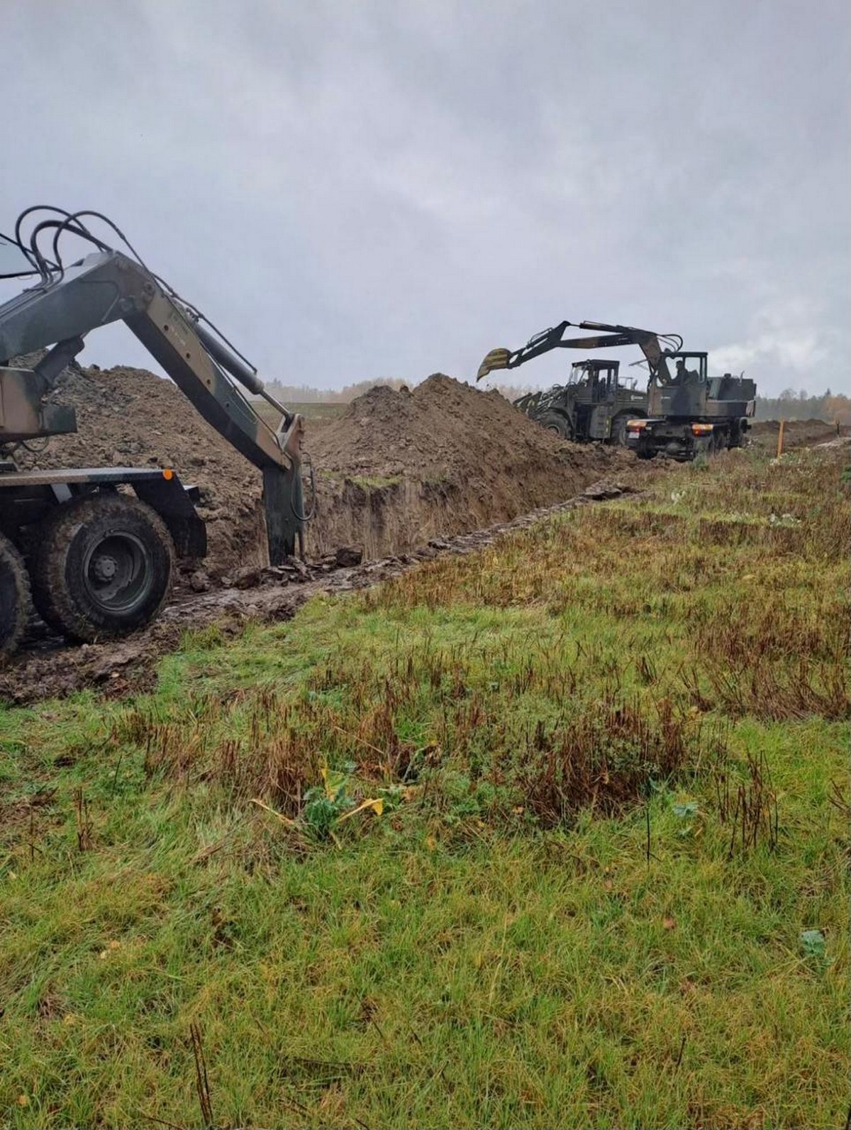 Польща розпочала будівництво укріплень на кордоні з Росією