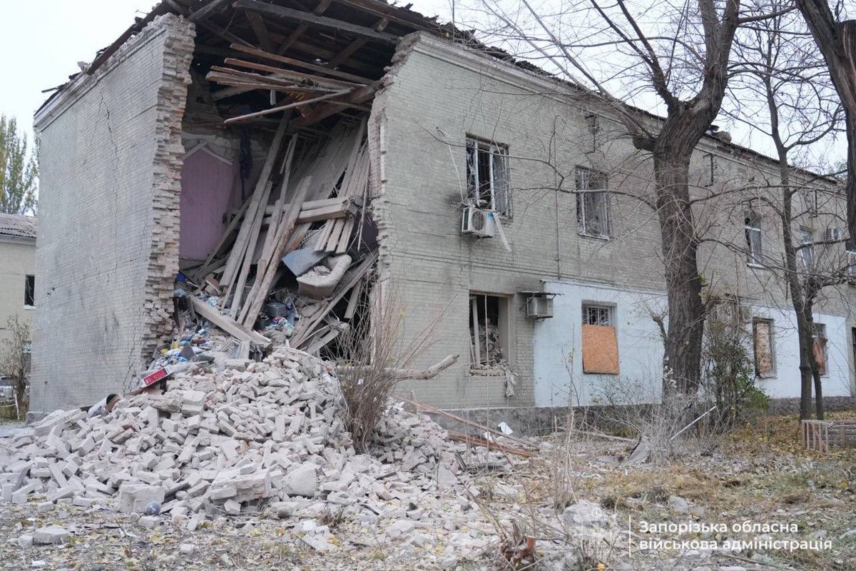 Ворог масовано вдарив по Запоріжжю: фото, відео