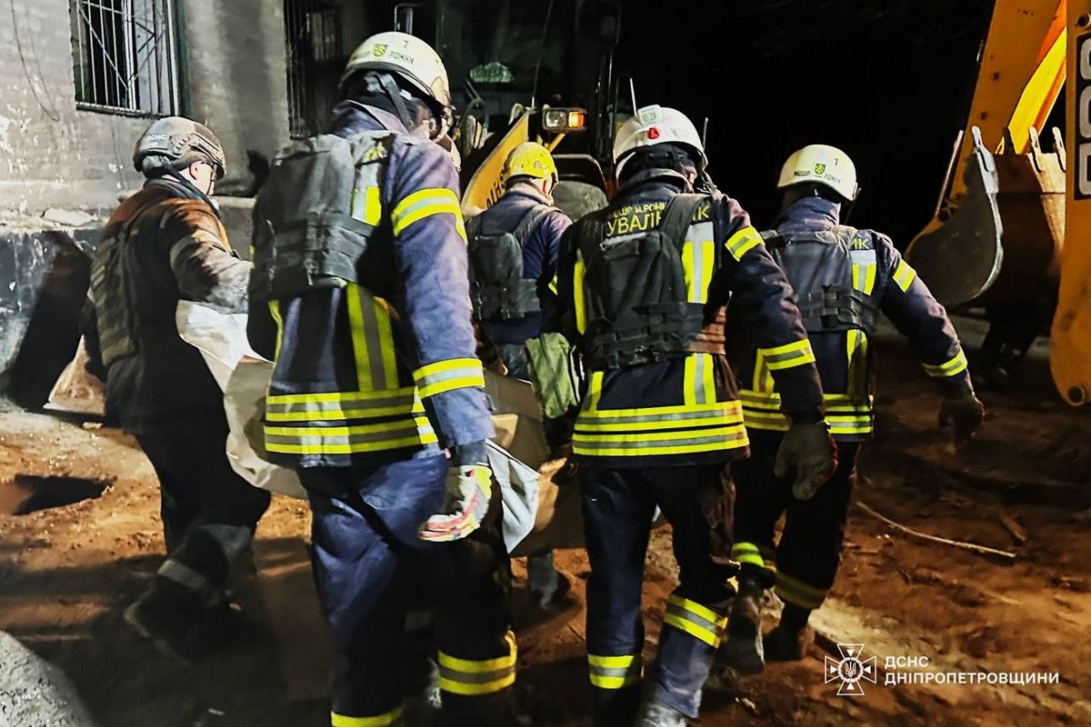 Вижив тільки батько: у Кривому Розі знайшли тіла жінки і трьох малюків, вбитих російською ракетою