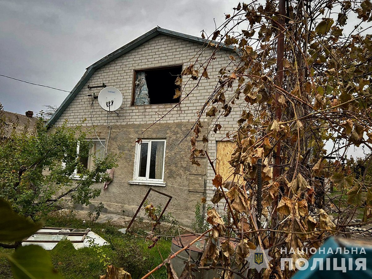 Через обстріл Запоріжжя загинула людина, є руйнування – поліцейські документують наслідки