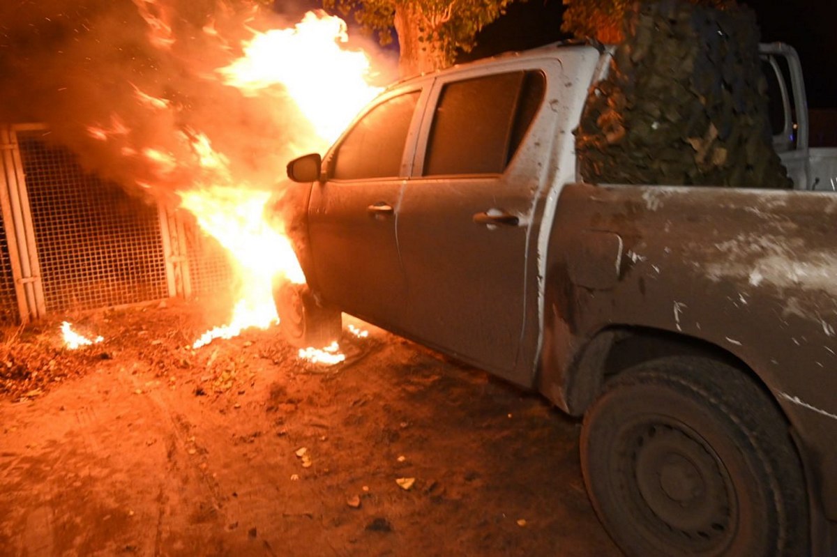 Підпалювали військові автівки та держустанови на замовлення РФ – затримано двох підозрюваних