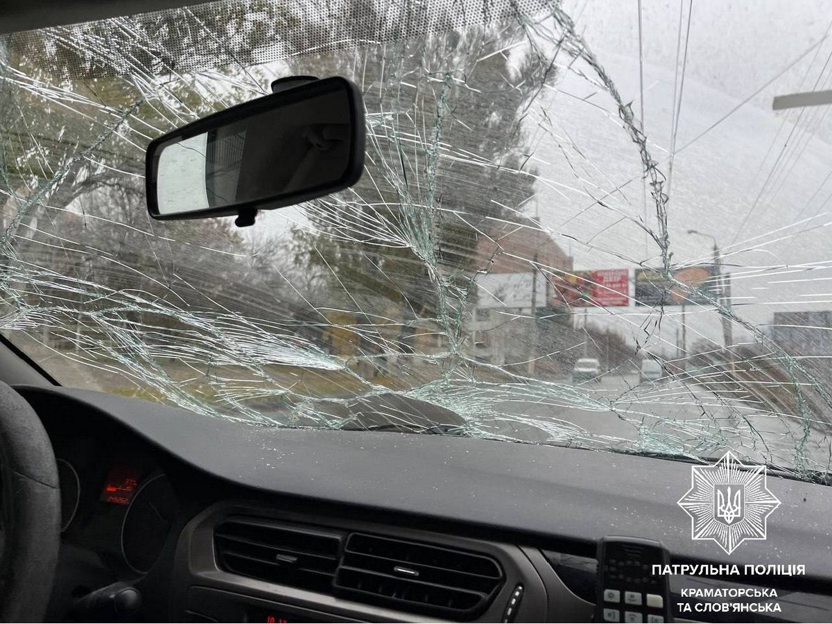 Окупанти взялися нищити Слов’янськ: у місті багато руйнувань, поранено поліцейського (фото)