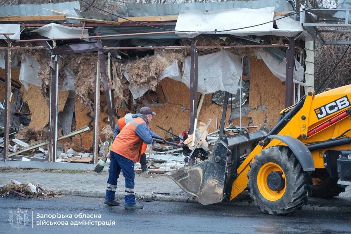 Атака по Запоріжжю 6 грудня: вже 26 поранених, четверо у важкому стані – все, що відомо (фото відео)