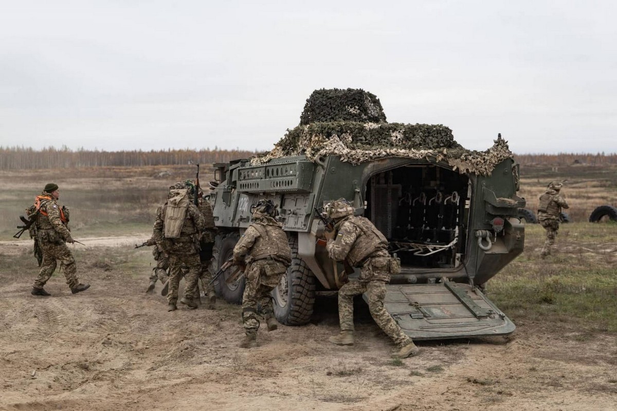 10 грудня на фронті: ворог просунувся на 10 ділянках, зайшов на Сумщину, сталося 175 боєзіткнень