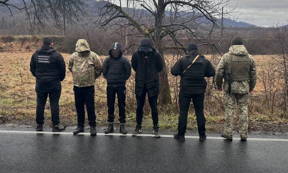 Порушники маскувалися під траурний кортеж – на Закарпатті викрили чергову схему ухилянтів