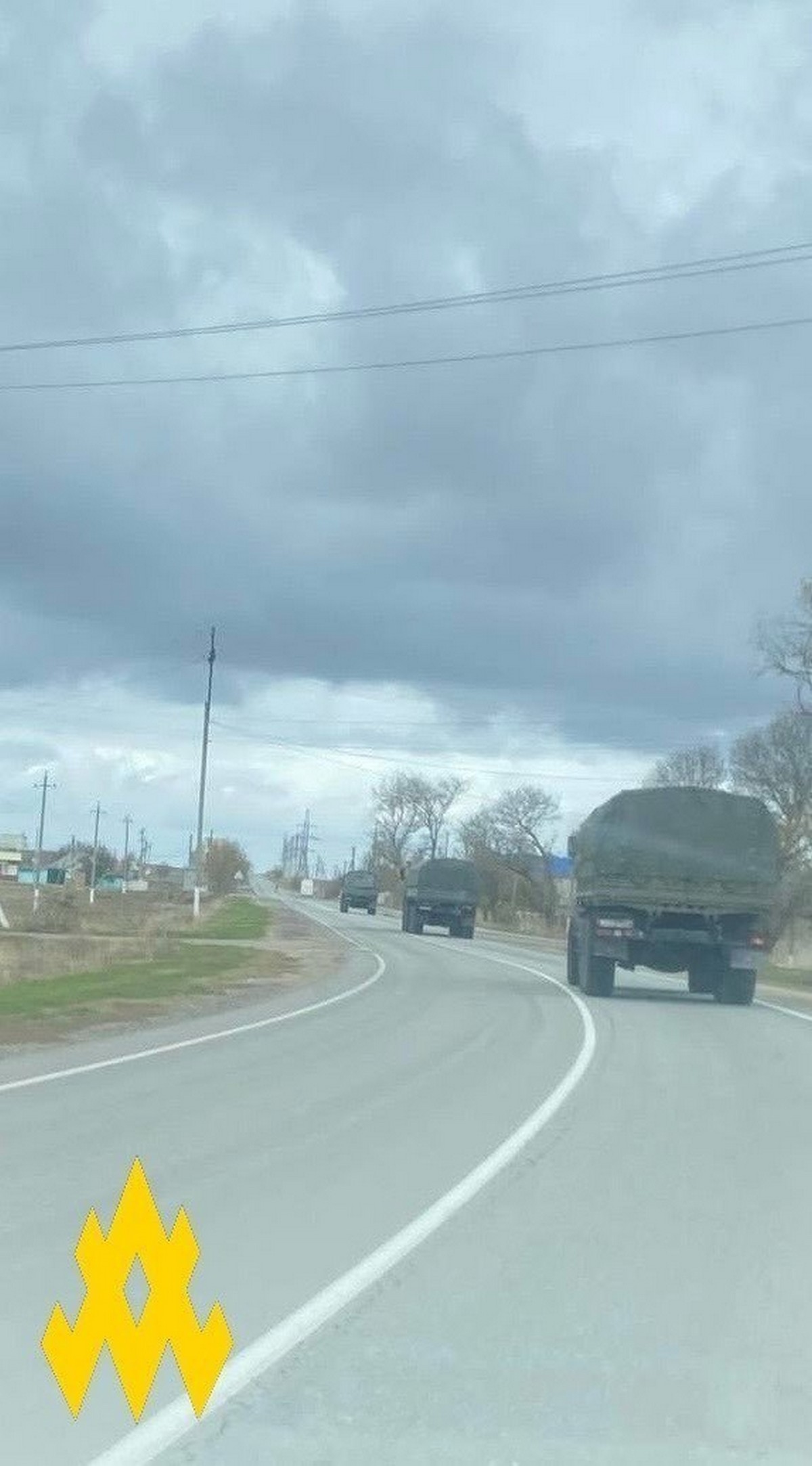 Окупанти масово перекидають техніку на Запоріжжя з Криму: фото