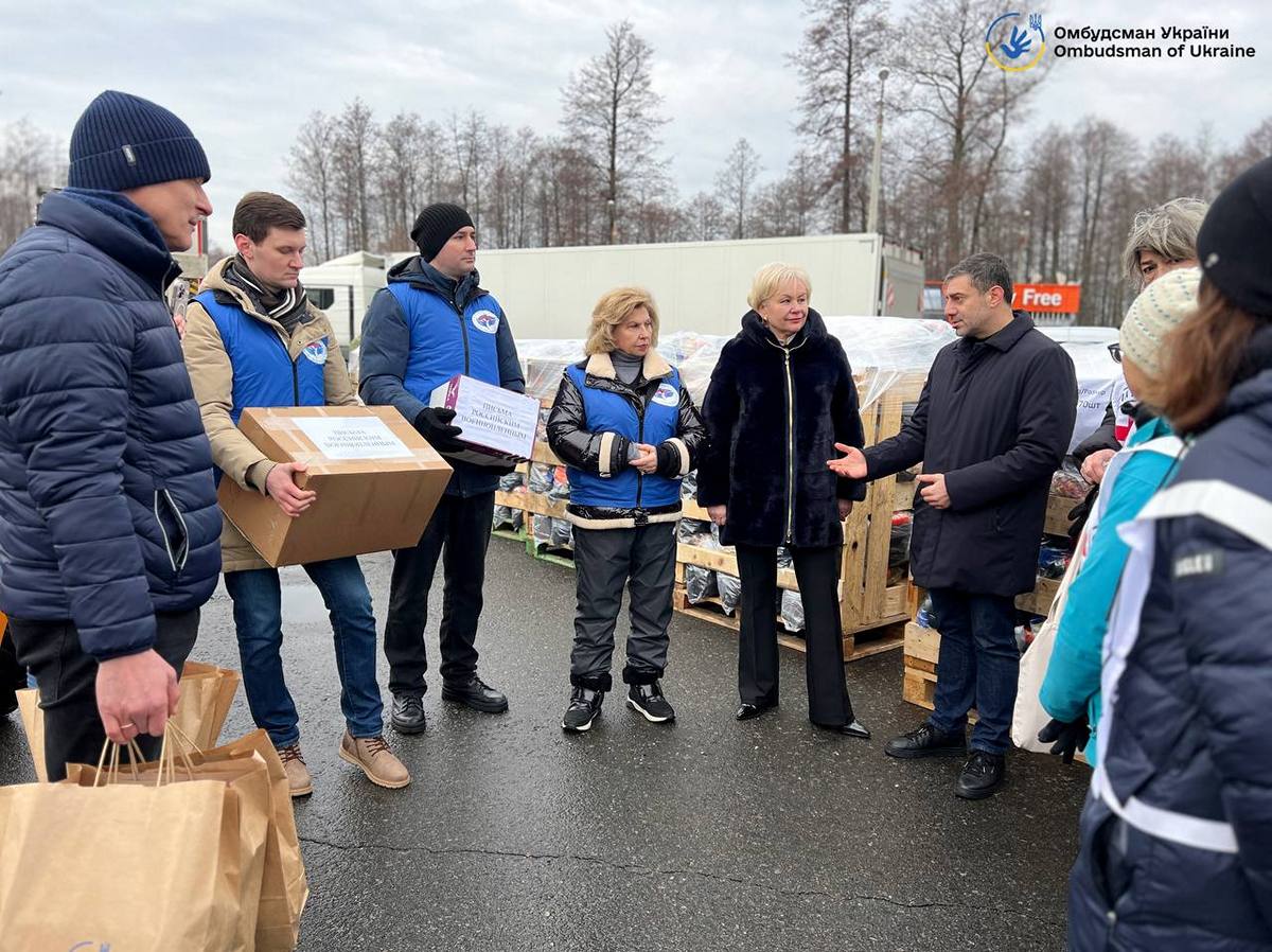 Україна передала листи і 1500 посилок для військовополонених, яких утримують у росії