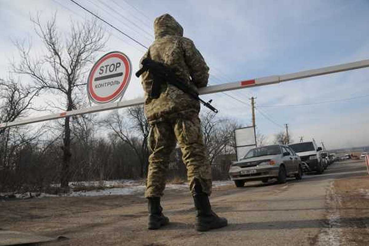 На Закарпатті водій хотів незаконно вивезти 27 ухилянтів — що вирішив суд