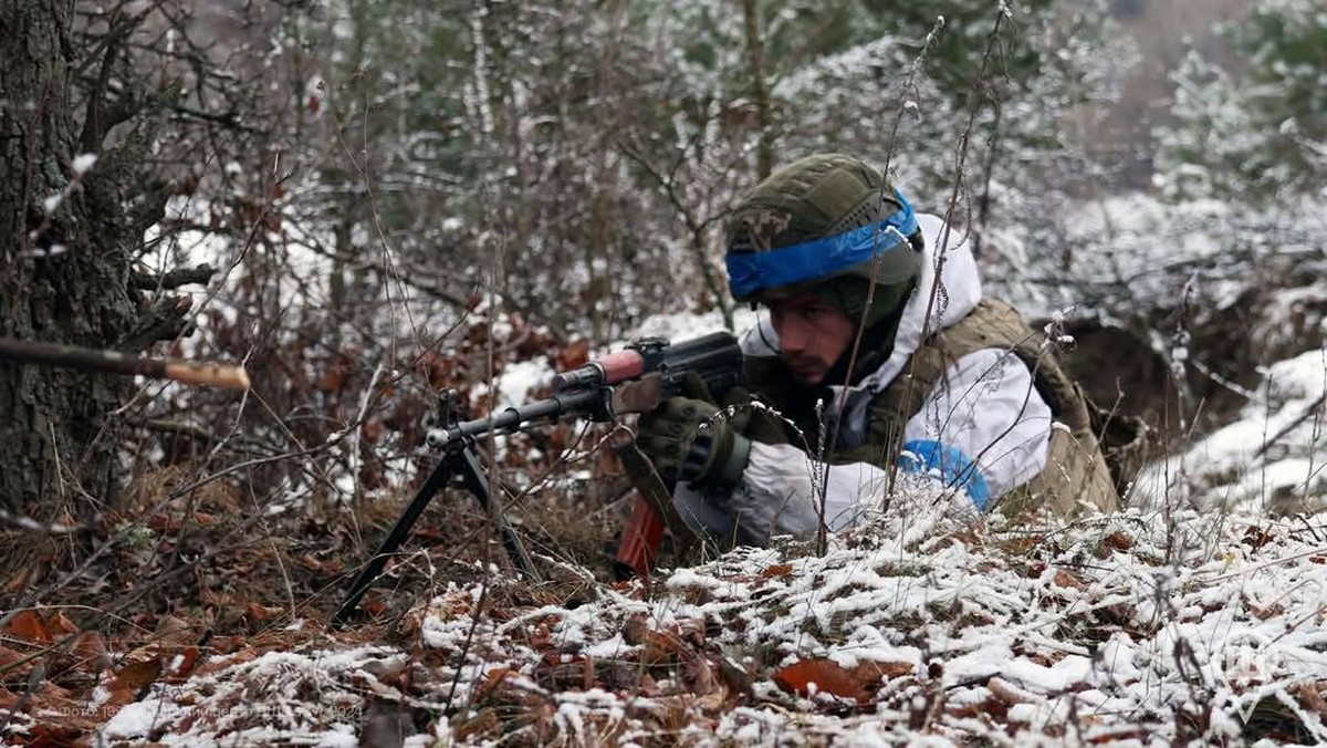 10 січня на фронті: ворог бомбардує північ, захопив 6 населених пунктів на Донеччині і Курщині