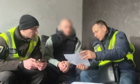 Блогер з Дніпропетровщини видавав себе за поліцейського і знімав провокативні відео