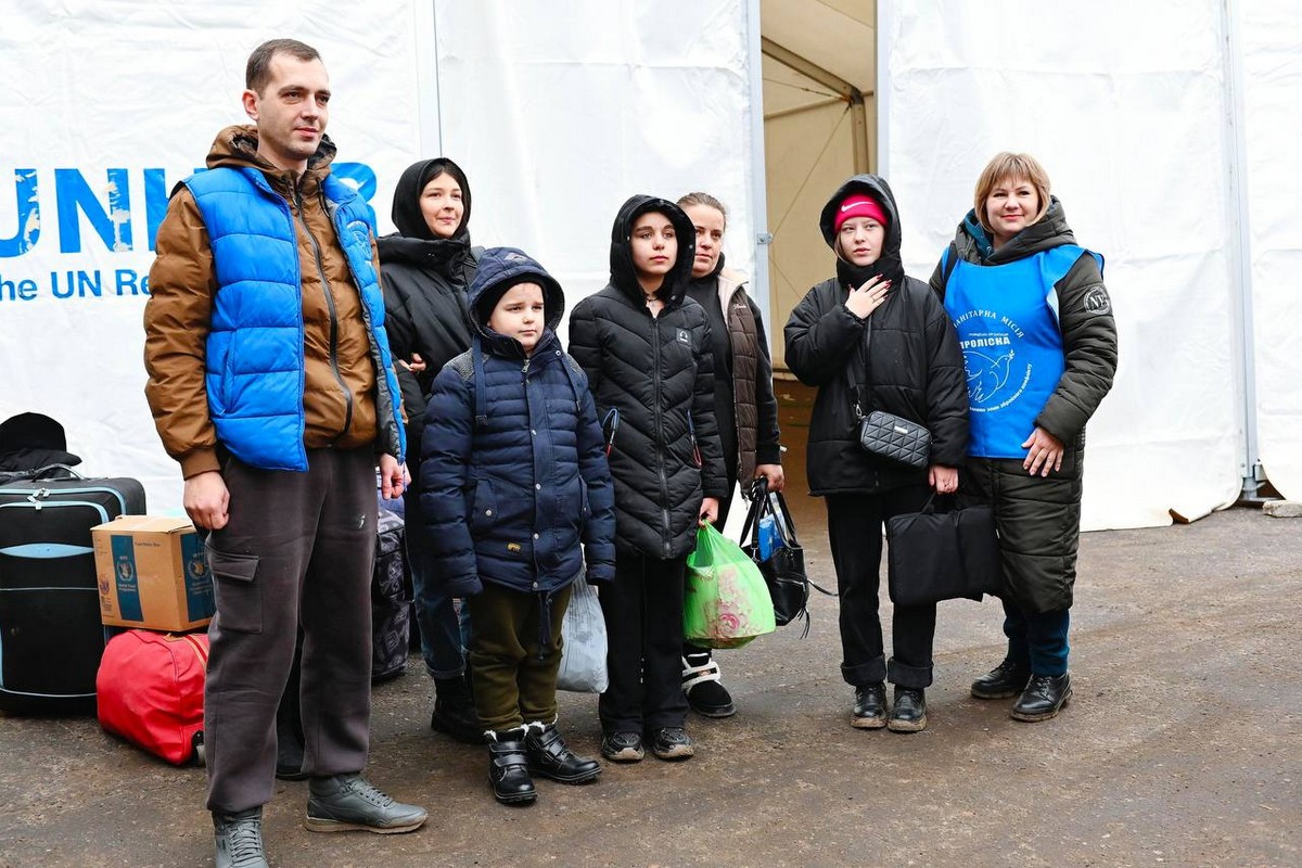 Триває розширена евакуація з Харківщини: яка допомога надається переселенцям