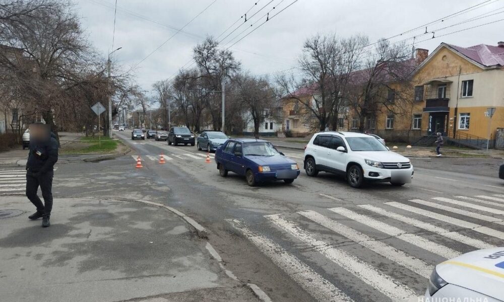 Вагітну жінку з дітьми збили на «зебрі» у Дніпрі: матір довелося екстрено оперувати