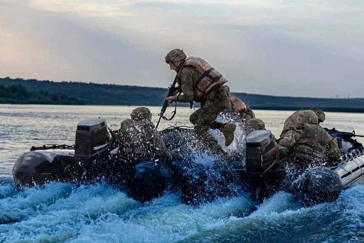 Окупанти намагаються форсувати Дніпро у чотирьох місцях - The Guardian з посиланням на ХОВА